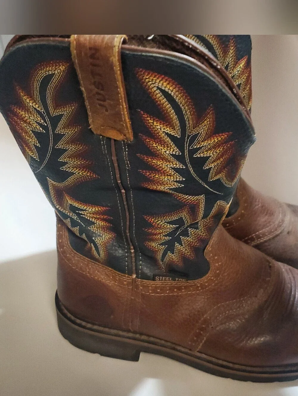 Justins Work Boot Steel Toe. 10.5 EE. Brown Leather. Western. Pull On